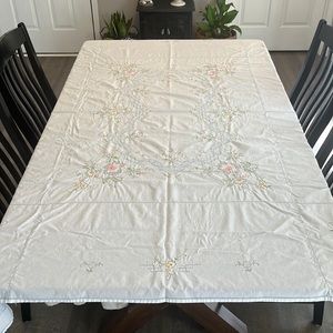 VINTAGE TABLECLOTH